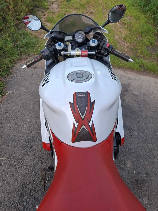 YAMAHA R1 para recuperar ou para peças