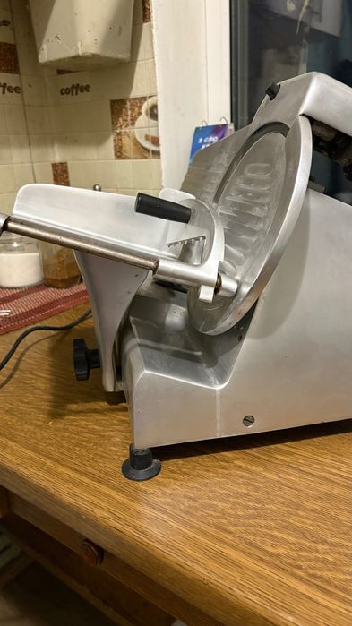 Слайсер, ломтерезка італійська ( проф. )