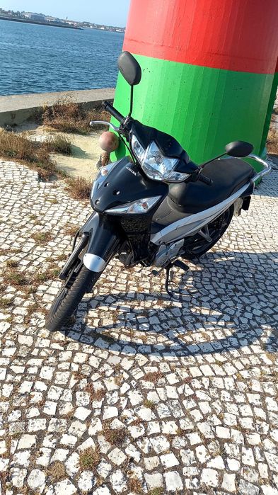 Honda wave 1110 quatro mudanças