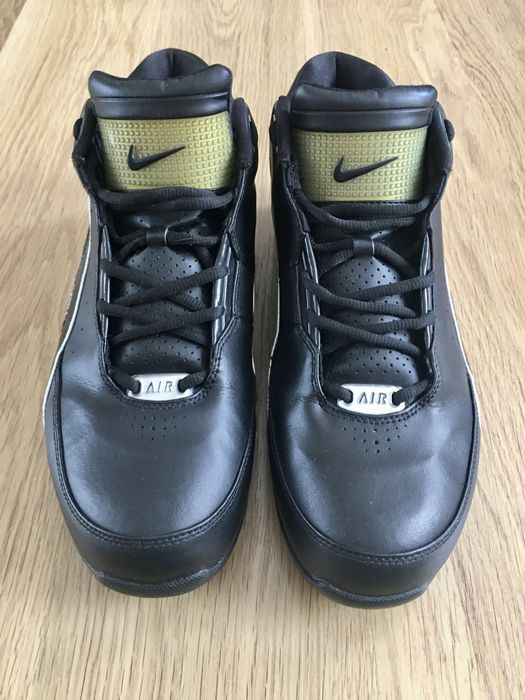 Нові шкіряні кросівки Nike