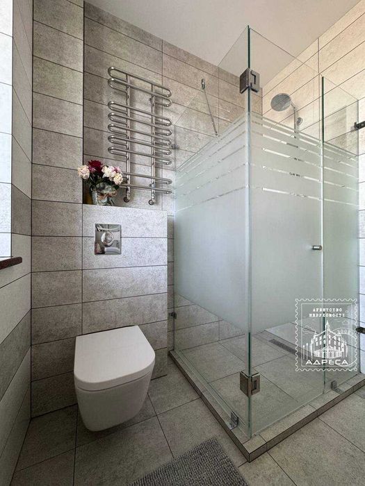 Добротний цегляний будинок в передмісті Рівного (село Бармаки)