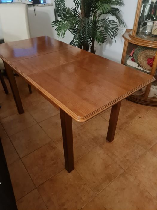 Mesa de sala de jantar