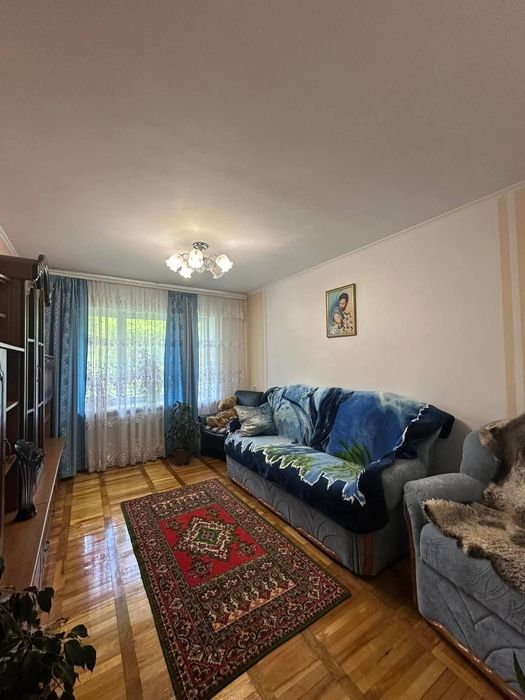 Продається 3 - кімнатна квартира
