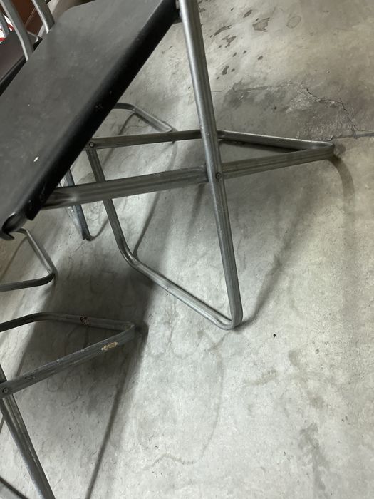 Cadeiras sao 4 e fecham