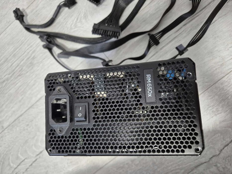 якісний блок живлення 650W Corsair RM650X GOLD. Trade-IN