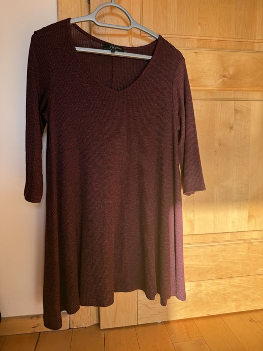 Burgundowa sukienka Reserved