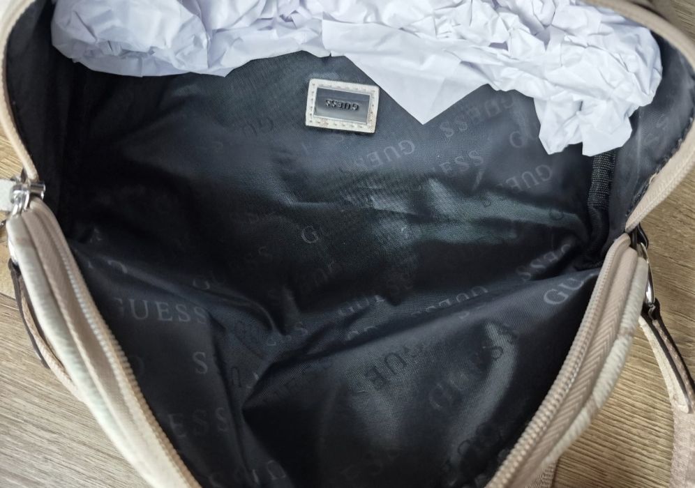 Saszetka Nerka Damska Guess