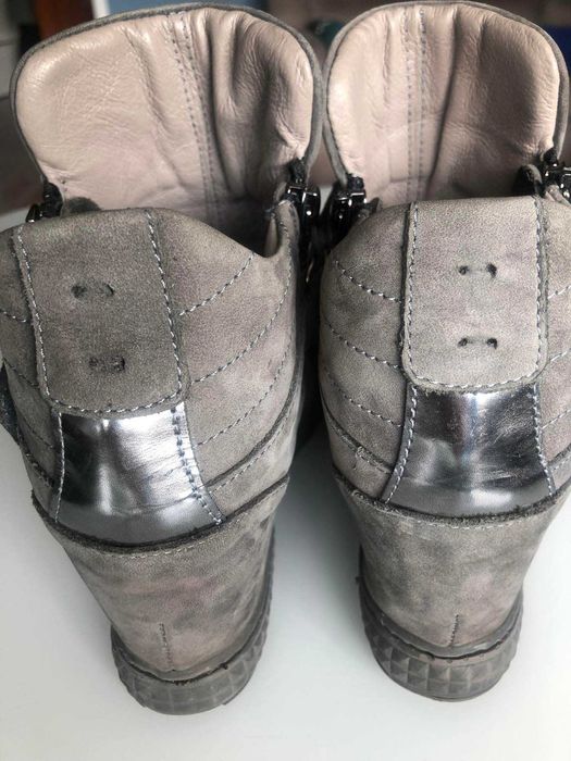 Buty damskie na koturnie Carinii B3586 skóra r 38