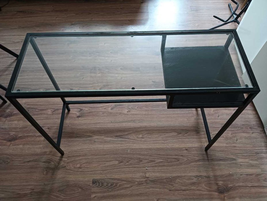 biurko z szybą IKEA