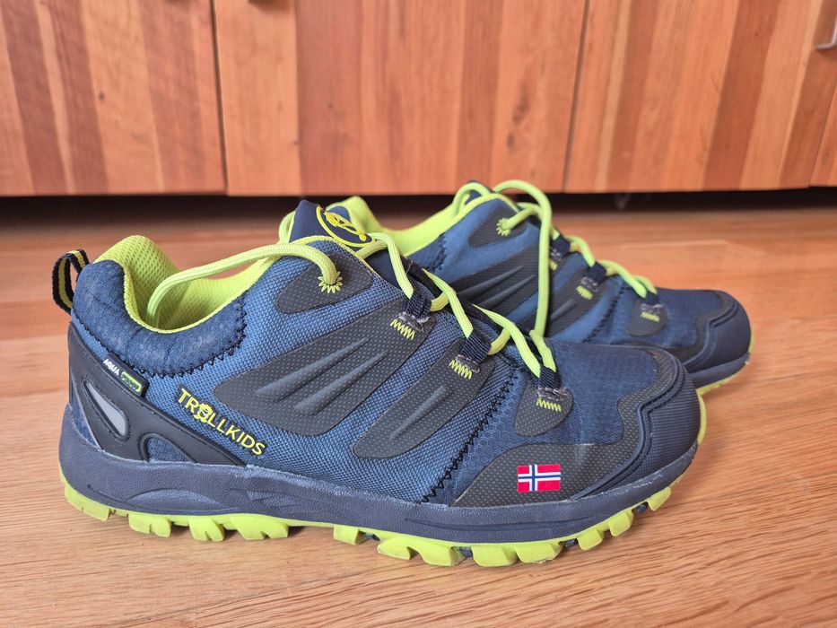 Buty jesienne dziecięce unisex r. 39