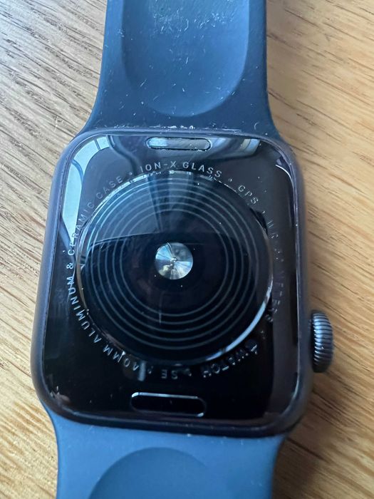 Watch Apple SE40/GPS