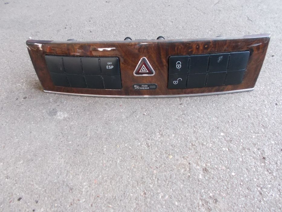 Przycisk świateł awaryjnych Mercedes C W203 Nr.17