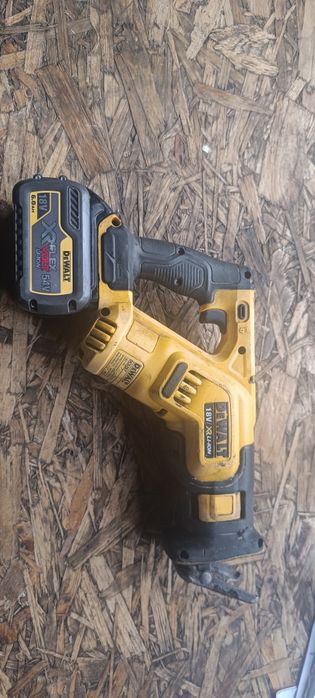 Piła szablasta DeWalt dcs387 Aku 6ah