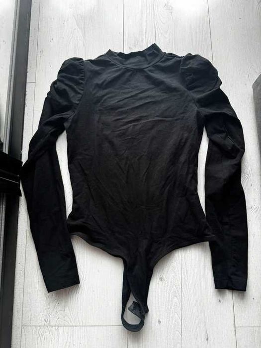 body czarne z buffkami only M