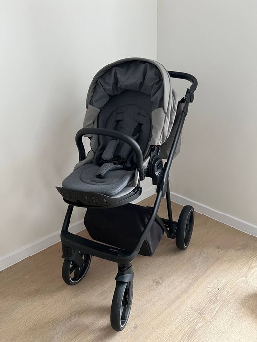 Продам коляску Roan Ivi
