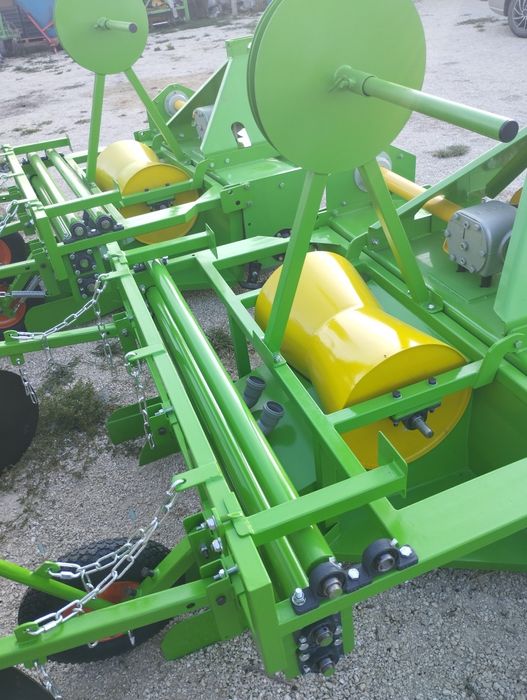 Шнековий Грядуутворювач