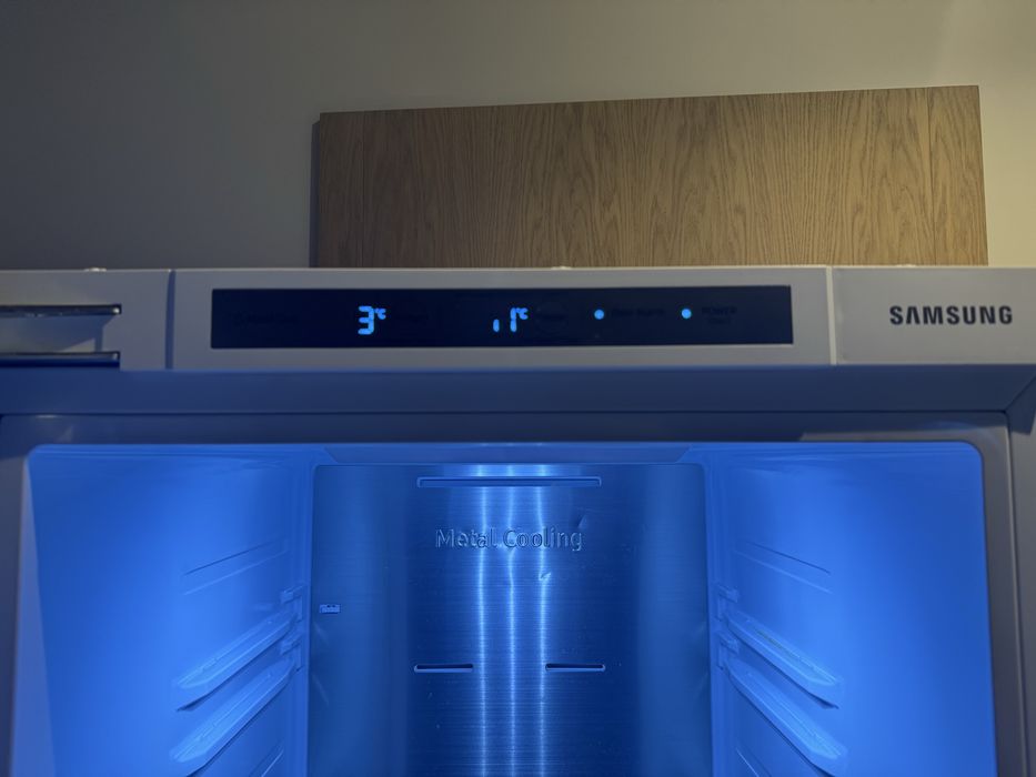 Lodówka do zabudowy Samsung jak nowa