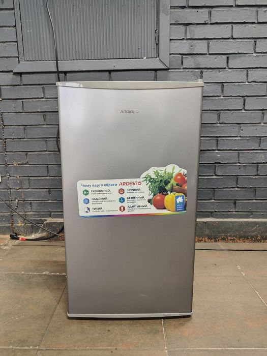 Однокамерний міні холодильник Ardesto 86 см. Техніка з Європи