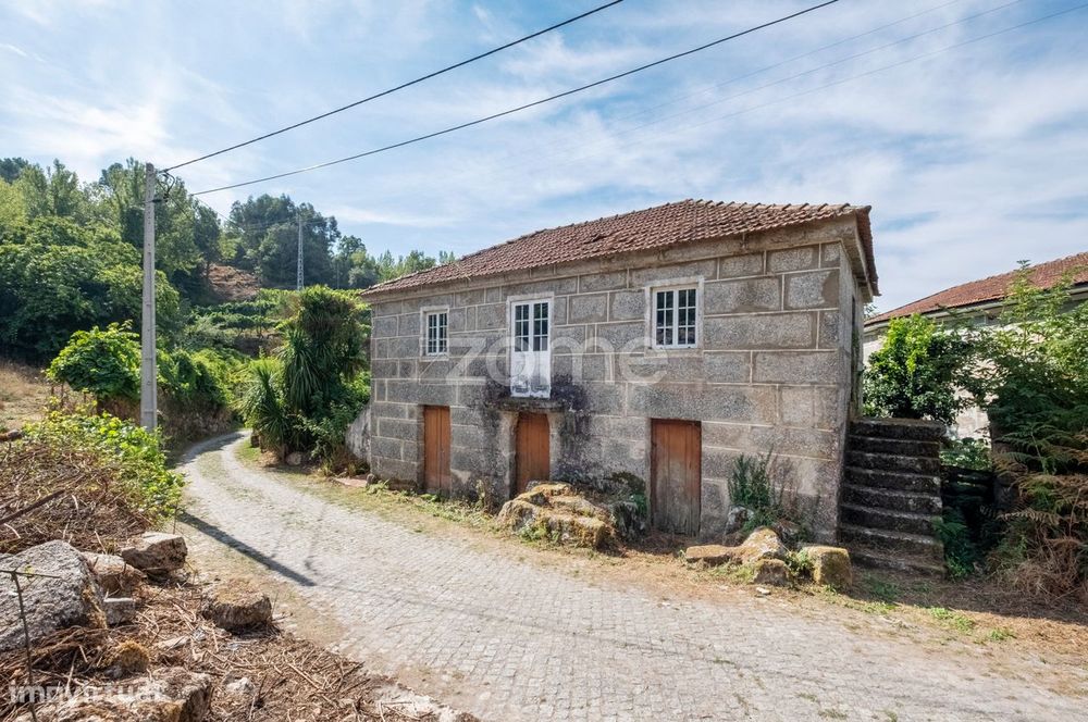Quintinha com casa em pedra e terreno com 1.200 m2 - Gôve, Baião