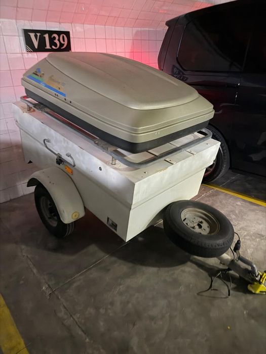oportunidade! atrelado reboque de carga para caro 500L + mala