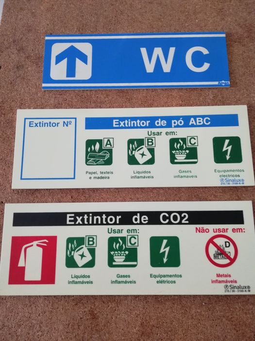Sinalética, várias placas