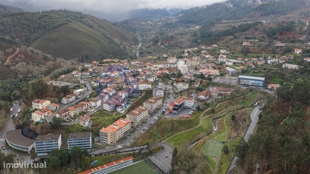 Terreno de 7500 m2 com frente de ribeiro - Terras de Bouro, Braga
