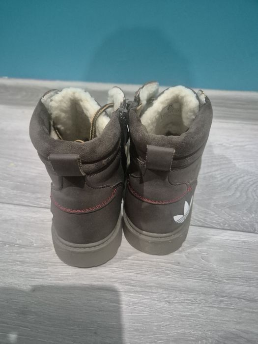 Zimowe buty dla chłopca r.33
