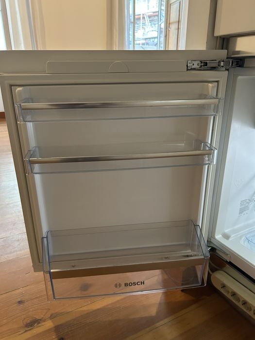 Frigorífico mini Bosch de encastrar com avaria | Para reparar ou peças