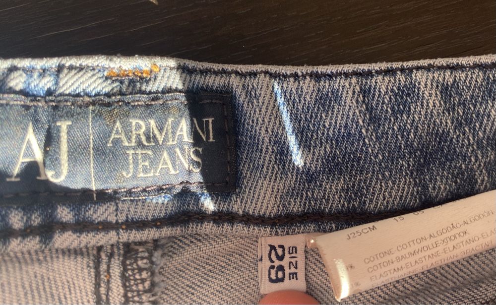 Damskie jeansy marki Armani Jeans