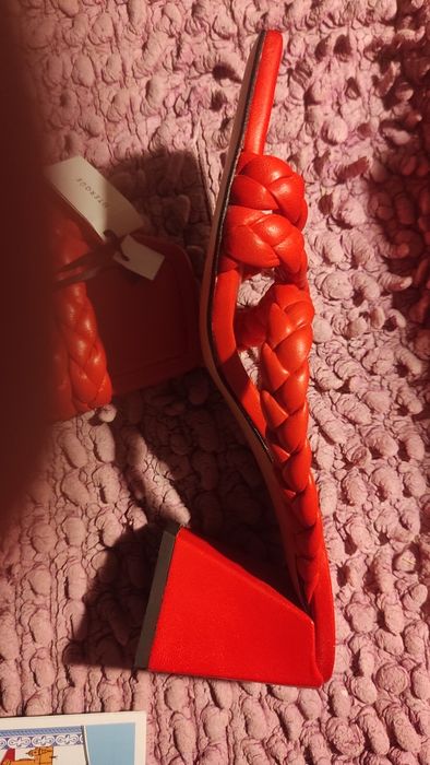 Sandálias novas número 39