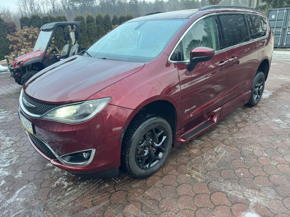 Chrysler Pacifica Chrysler Pacifica( Voyager)2021r.Przewóz osób niepełnosprawnych.Pefron