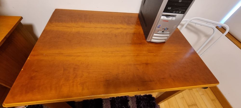 Mesa extensível em madeira – Excelente estado