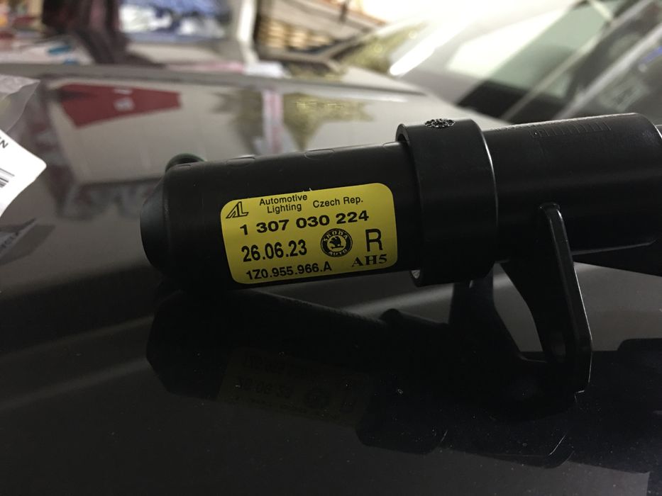 Injetor limpa farol Skoda Otavia 2.0 TDI VRS