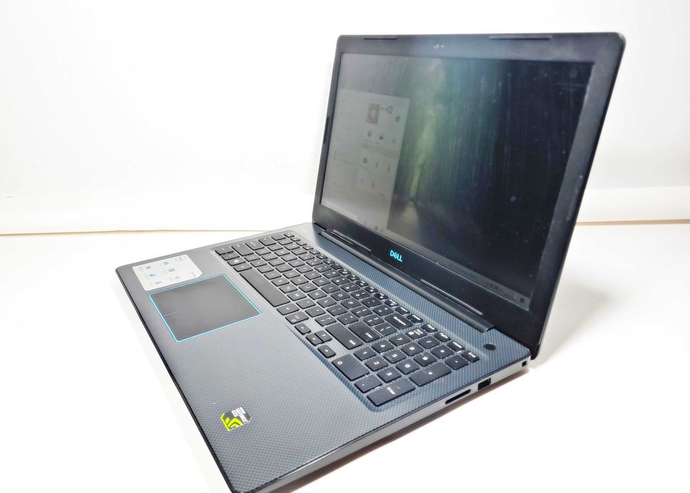 Laptop Dell g15 i5-8300H/16GB /Win10 GTX1050