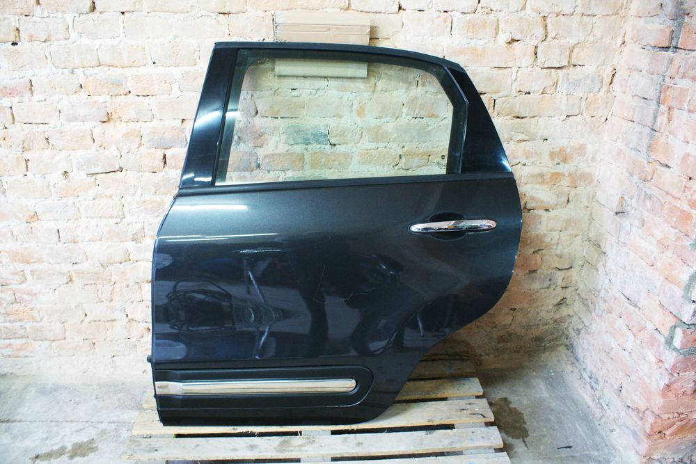 Drzwi kompletne uzbrojone lewe tylne tył FIAT 500L kolor 609B