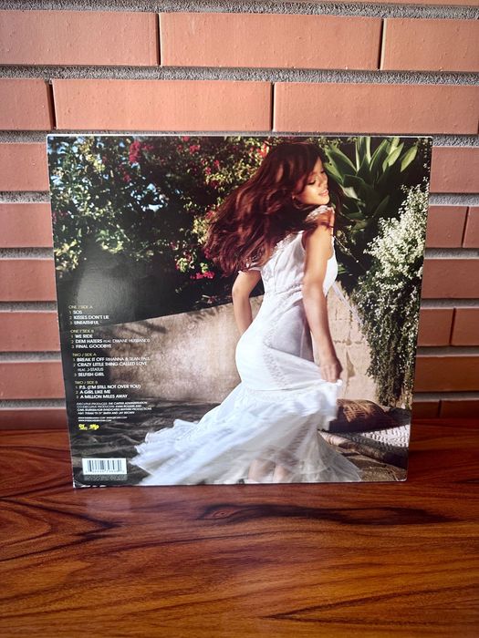 Disco vinil duplo Rihanna- A girl like Me