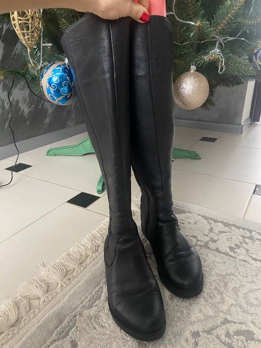 Чорні ботфорди 36 р