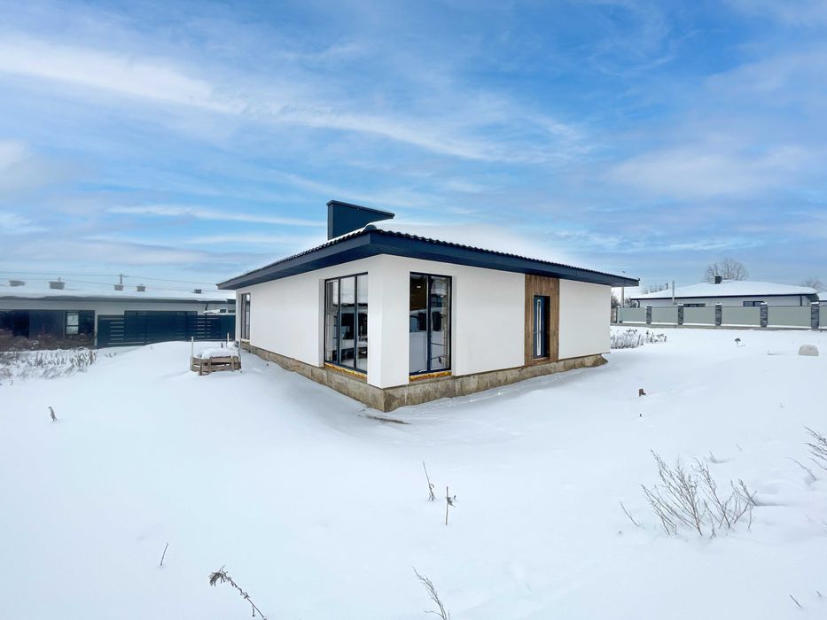 Котедж в районі Льонокомбінату. Дві спальні та кухня-вітальня