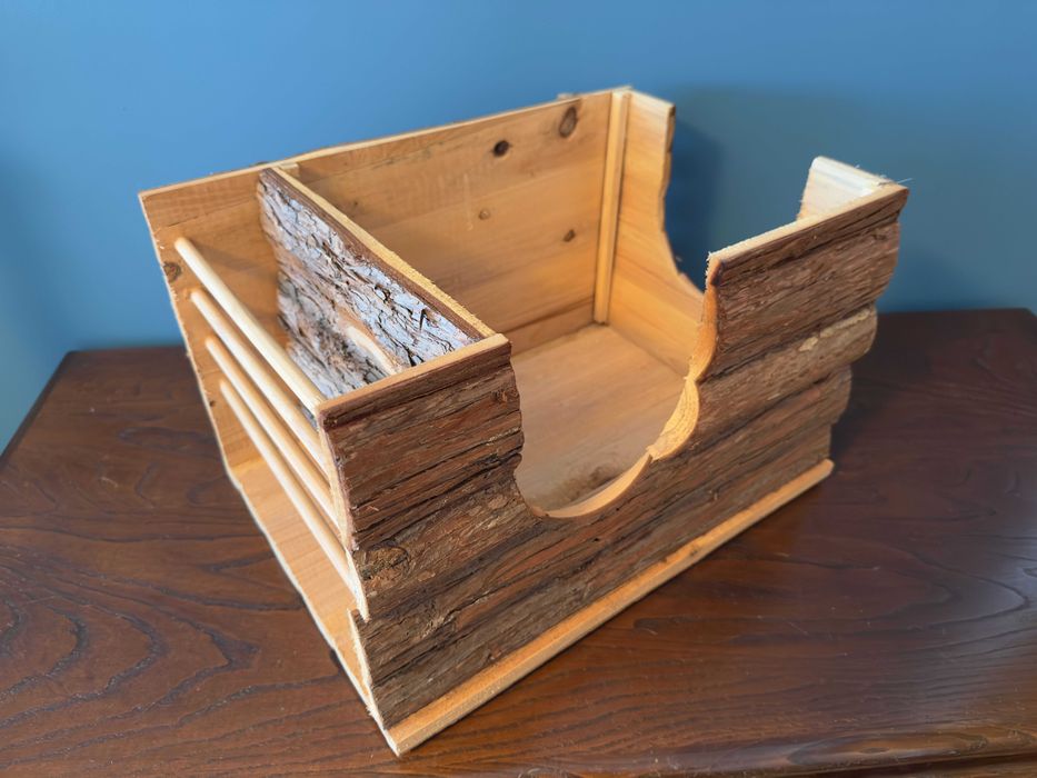 Casa de madeira para roedores