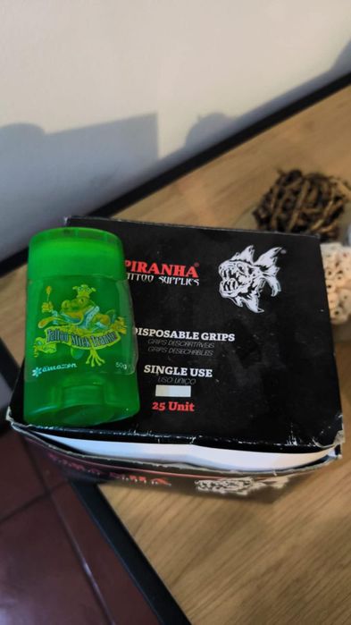 Tattoo -Material para tatuagem p praticar em pele sintética ou porco