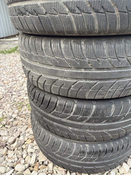Dwie tylne zimowe Toyo Snowprox S943 175/55R15 77
