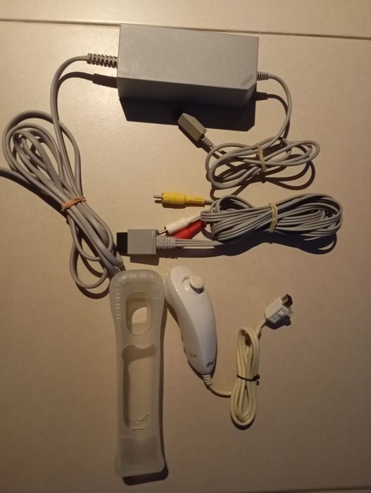 Cabos + nunchuck Nintendo wii troco por jogos