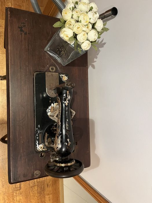 Móvel Máquina de Costura