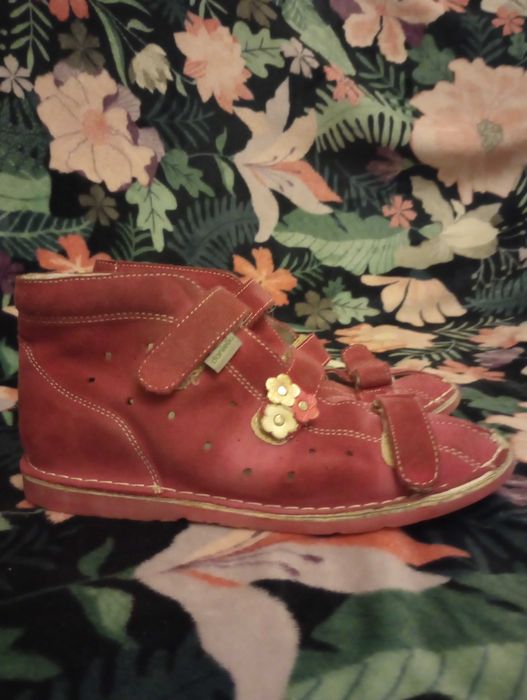 Buty Danielki fuksja rozmiar 35, długość wkładki 23 cm