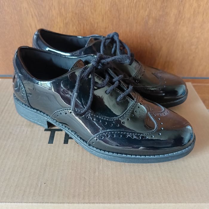 Лофери лакові для дівчинки нові