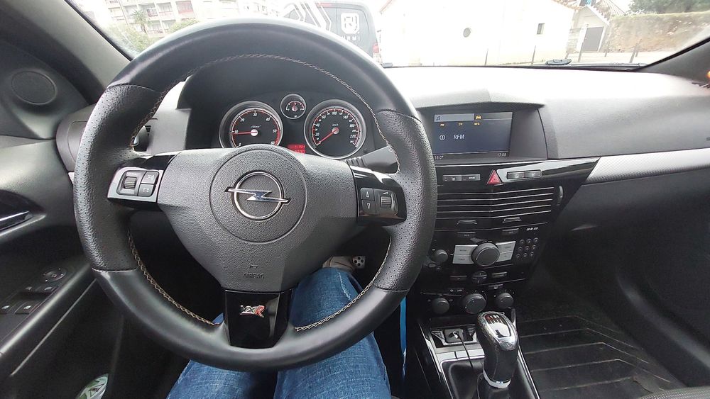 Opel Astra H GTC 1.9 150 CV 2Lugares