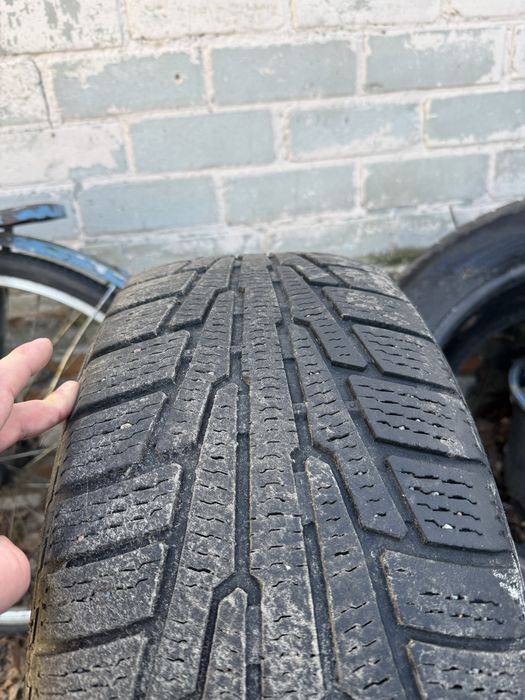 Nokian hakapelita 235/60/17