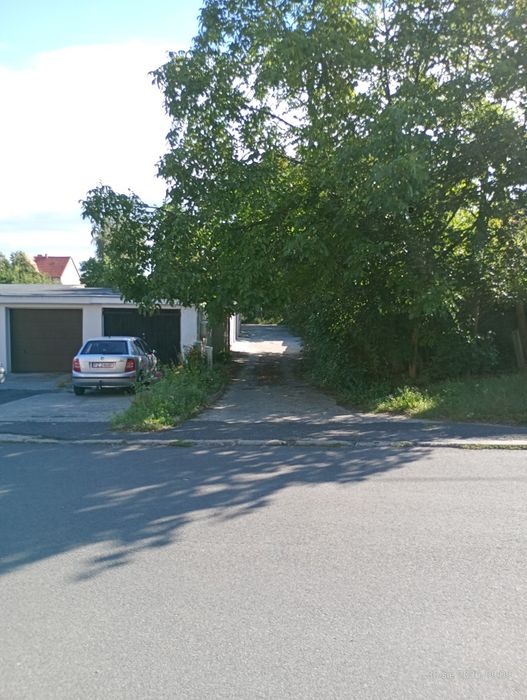 Garaż sprzedam przy Armii krajowej,wjazd od Wiśniowej - Widok 4