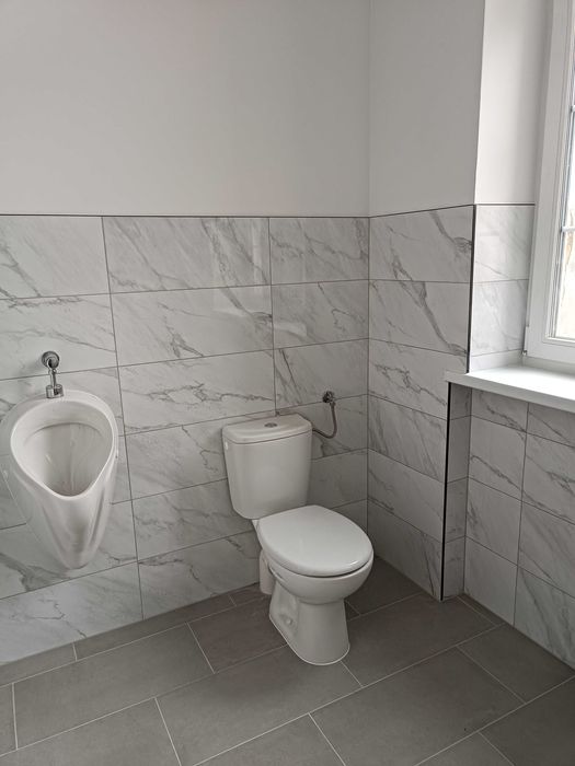 Lokal użytkowy 13,62 m2 na wynajem, biuro, usługi. Parking.