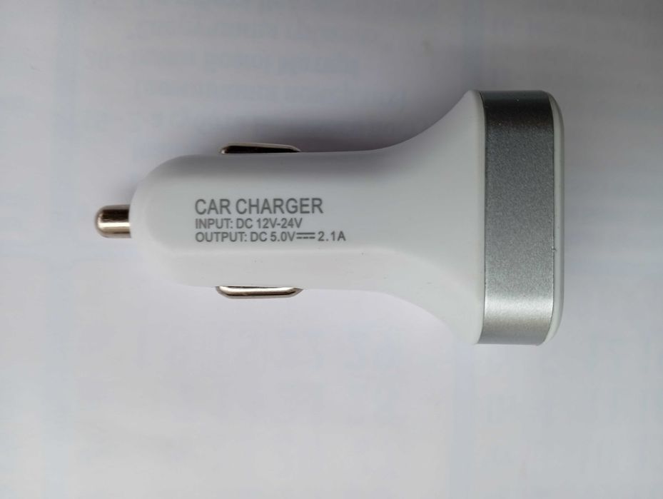 Адаптер автомобильный с вольтметром постоянного тока